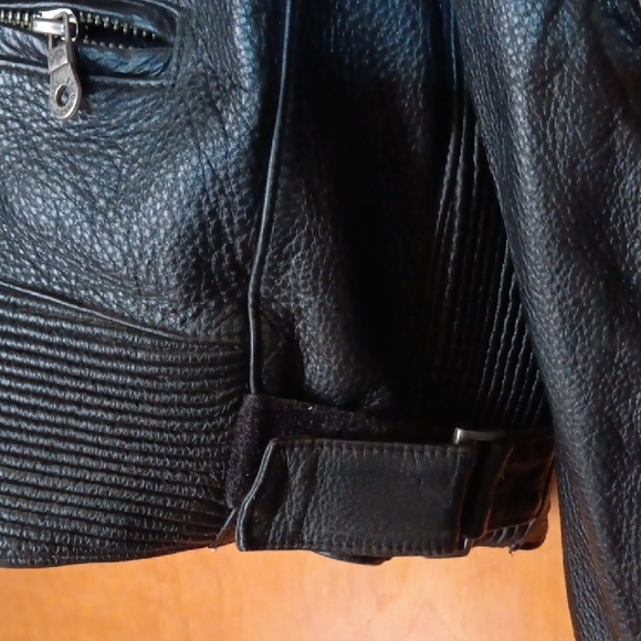 Harley-Davidson Black and Red Leather Bomber Jacket - Picture 11 of 11